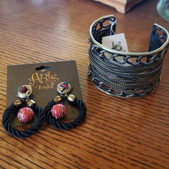 Treska Jewelry - Brand New Aris by Treska Bracelet and Earring Set